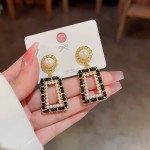 2023 Korean new autumn and winter black geometric earrings for women ins trendy 925 silver needle exaggerated personality pearl earrings